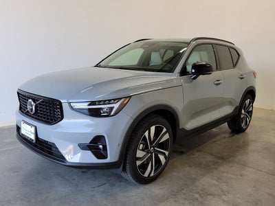 2026 Volvo XC40 B5 Ultra