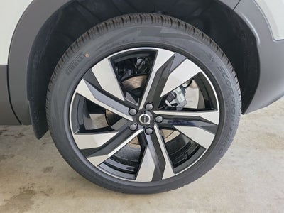 2026 Volvo XC40 B5 Ultra