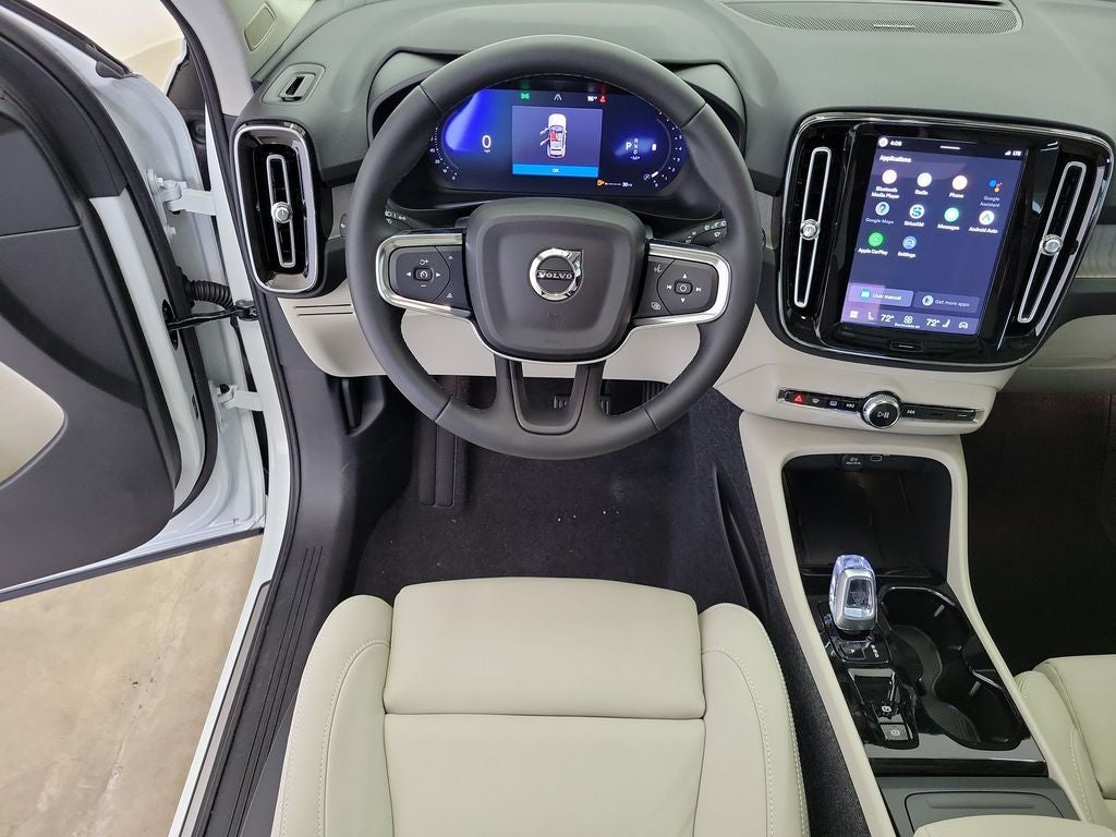 2026 Volvo XC40 B5 Ultra