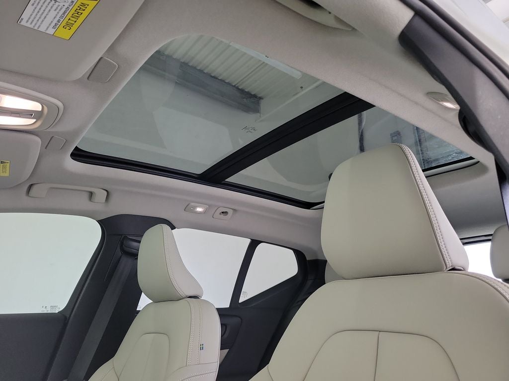 2026 Volvo XC40 B5 Ultra