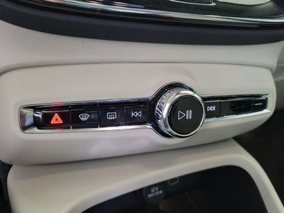 2026 Volvo XC40 B5 Ultra