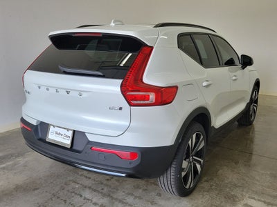 2026 Volvo XC40 B5 Ultra
