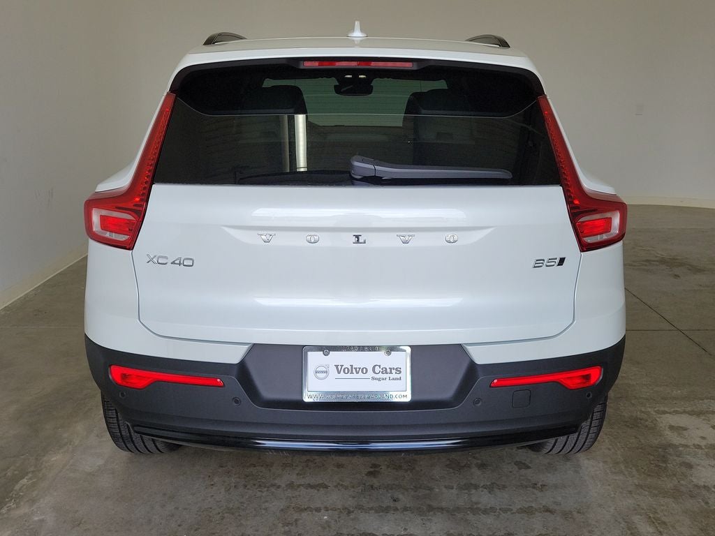 2026 Volvo XC40 B5 Ultra