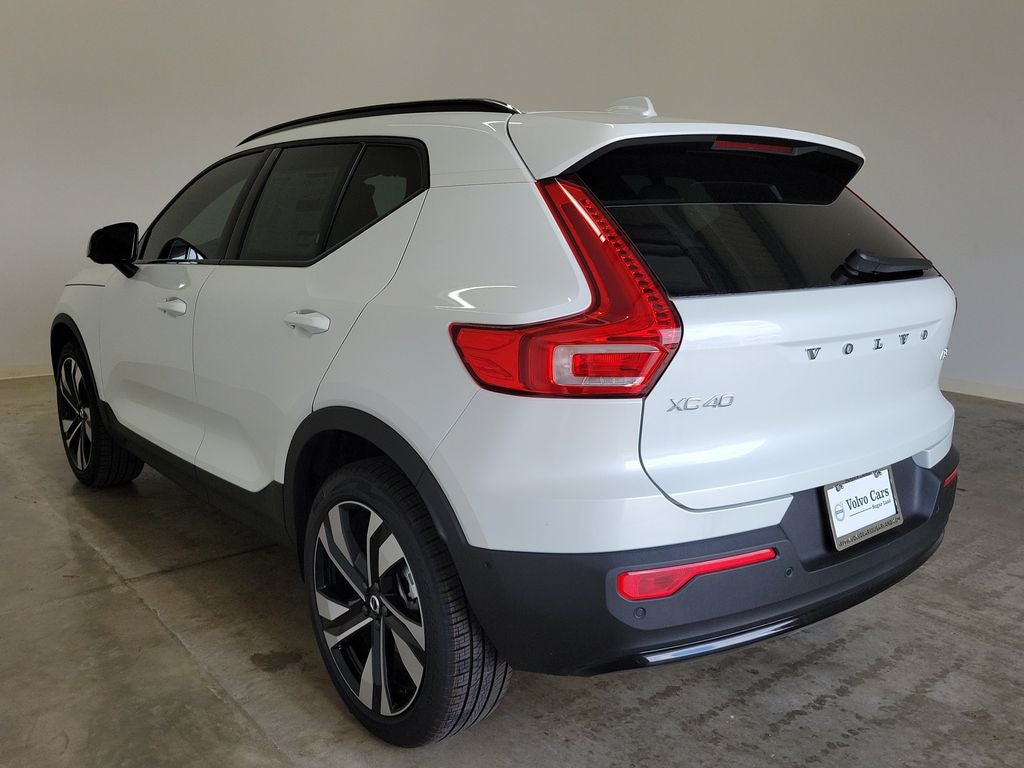 2026 Volvo XC40 B5 Ultra
