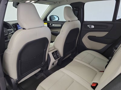 2026 Volvo XC40 B5 Ultra