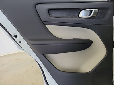 2026 Volvo XC40 B5 Ultra