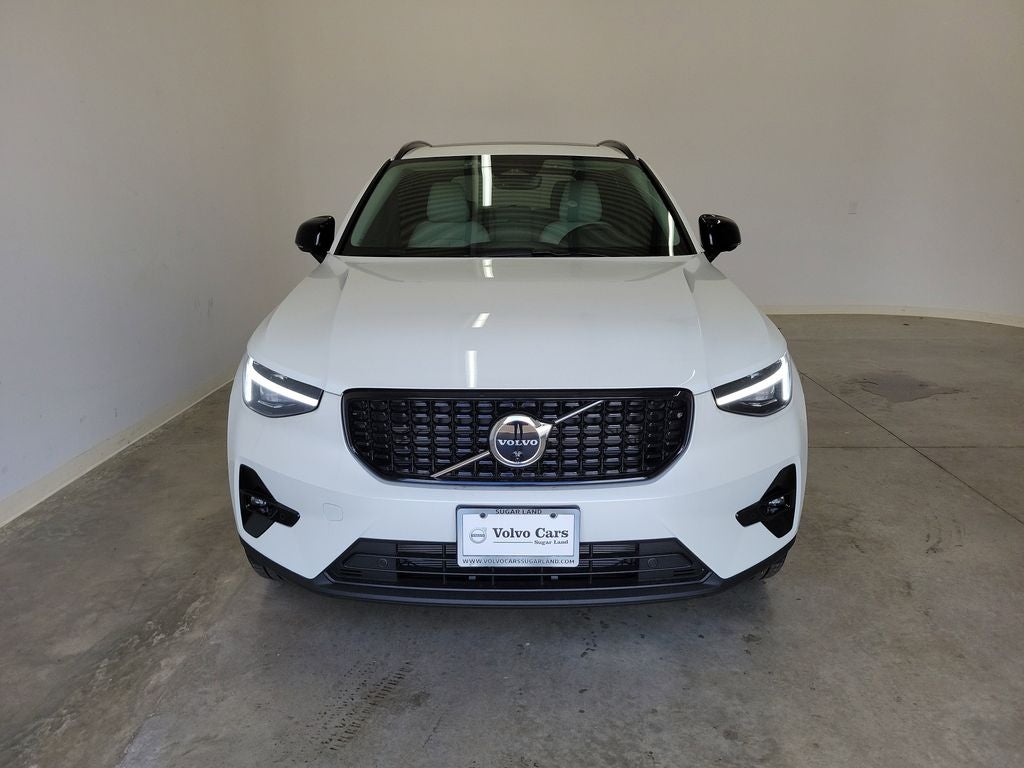 2026 Volvo XC40 B5 Ultra
