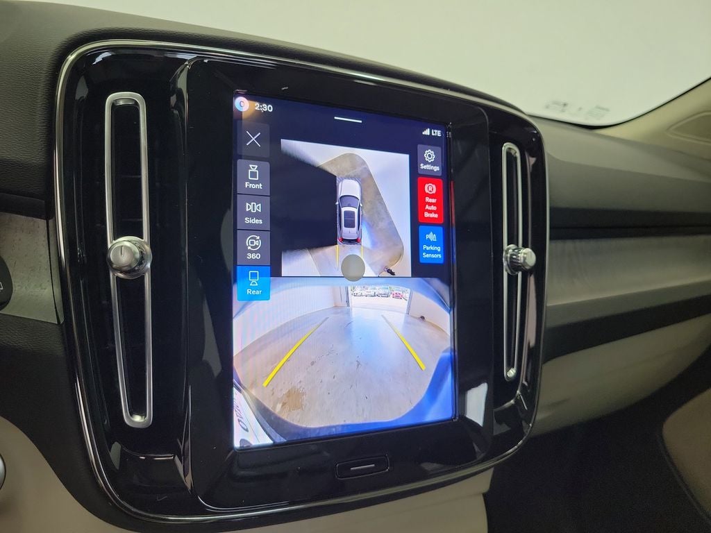2026 Volvo XC40 B5 Ultra