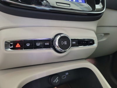 2026 Volvo XC40 B5 Ultra