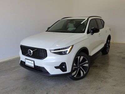 2026 Volvo XC40 B5 Ultra