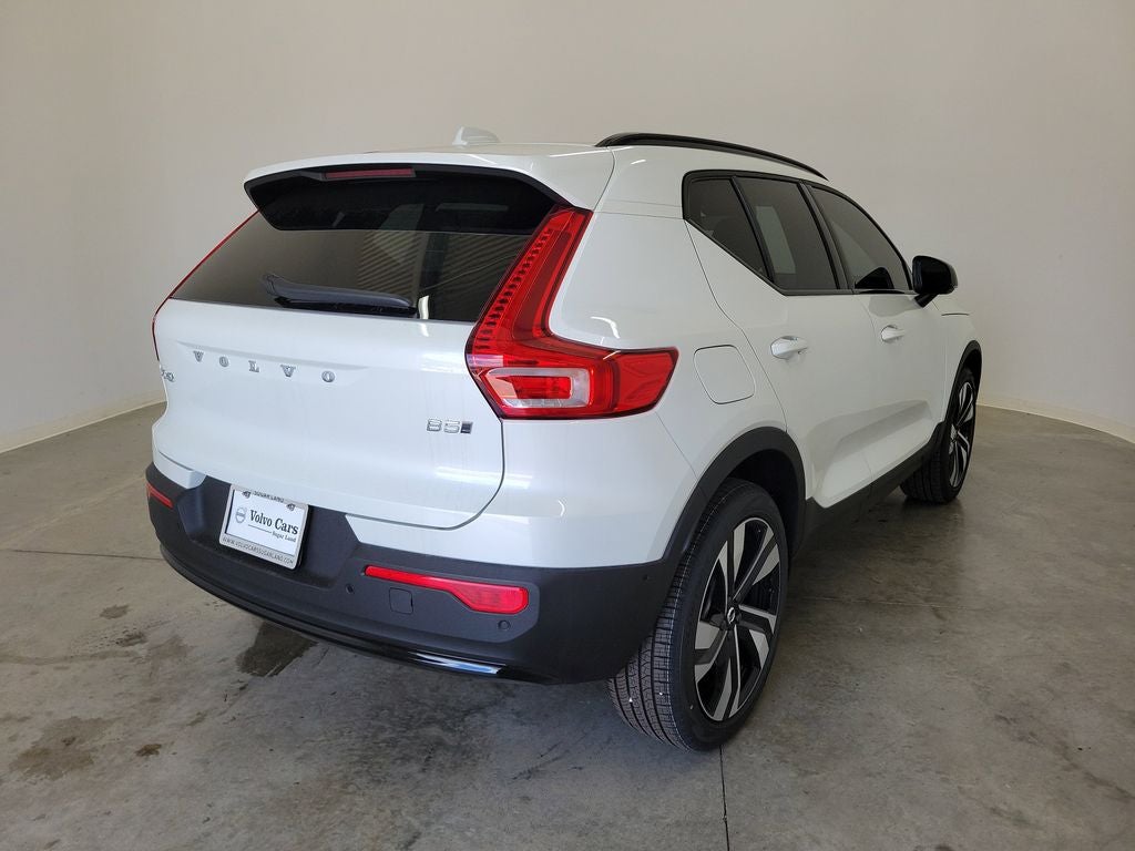 2026 Volvo XC40 B5 Ultra