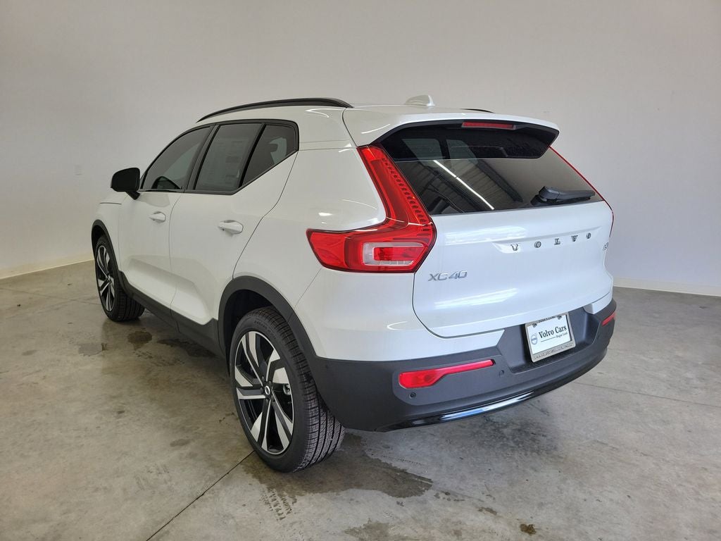 2026 Volvo XC40 B5 Ultra