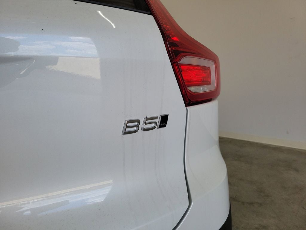 2026 Volvo XC40 B5 Ultra