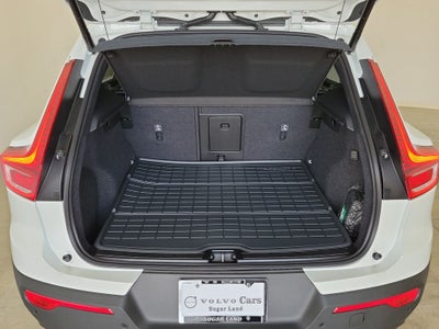 2026 Volvo XC40 B5 Ultra