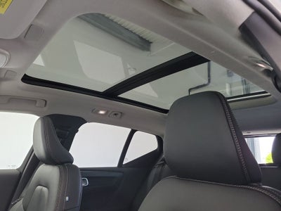 2026 Volvo XC40 B5 Ultra