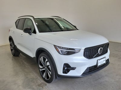 2026 Volvo XC40 B5 Ultra