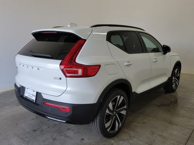 2026 Volvo XC40 B5 Ultra