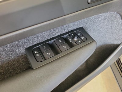 2026 Volvo XC40 B5 Ultra