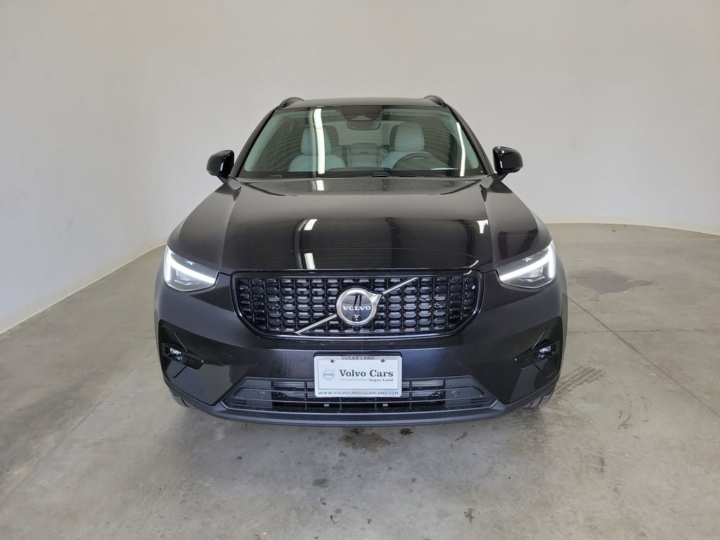 2026 Volvo XC40 B5 Ultra