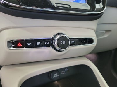 2026 Volvo XC40 B5 Ultra