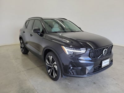 2026 Volvo XC40 B5 Ultra
