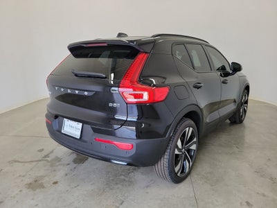 2026 Volvo XC40 B5 Ultra