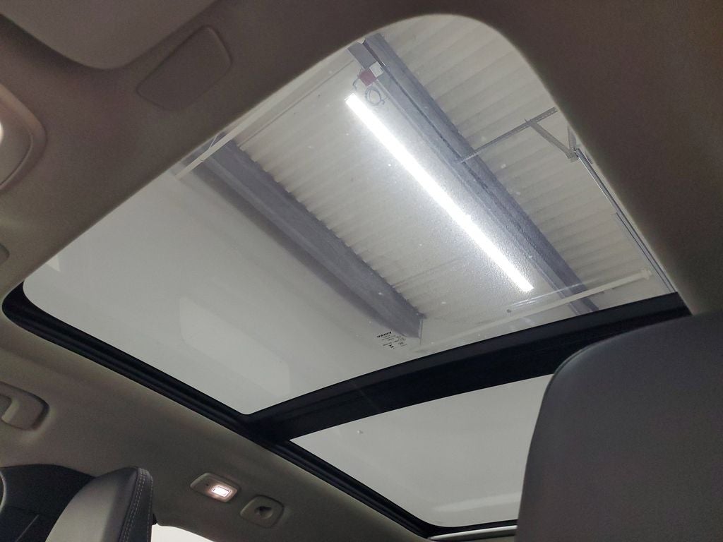 2025 Volvo XC40 B5 Ultra Dark Theme