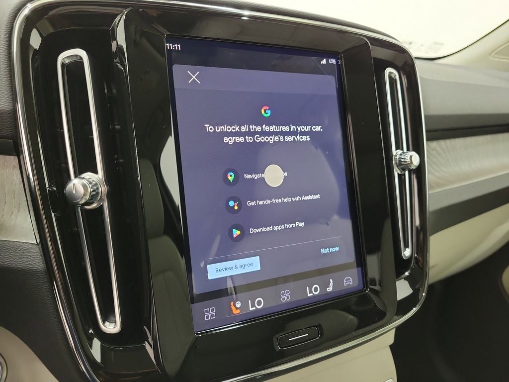 2026 Volvo XC40 B5 Ultra