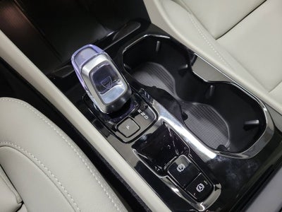 2026 Volvo XC40 B5 Ultra