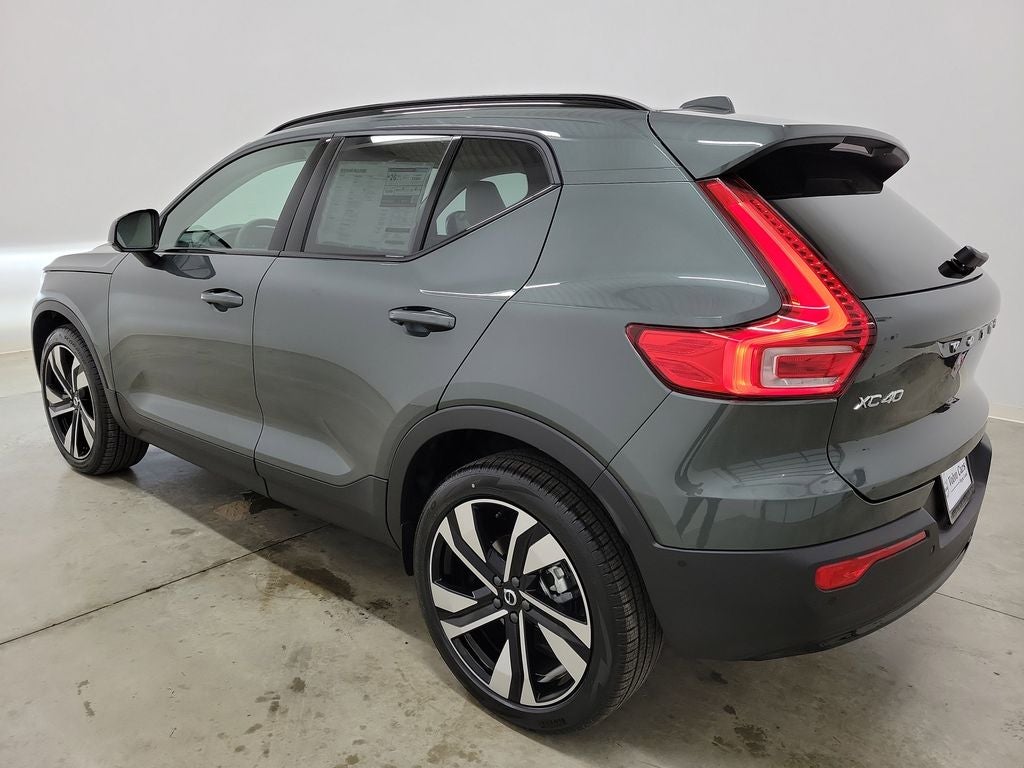 2026 Volvo XC40 B5 Ultra