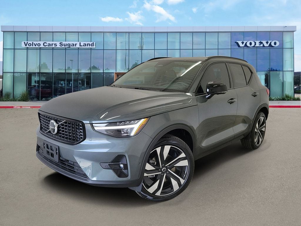 2026 Volvo XC40 B5 Ultra