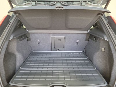 2026 Volvo XC40 B5 Ultra