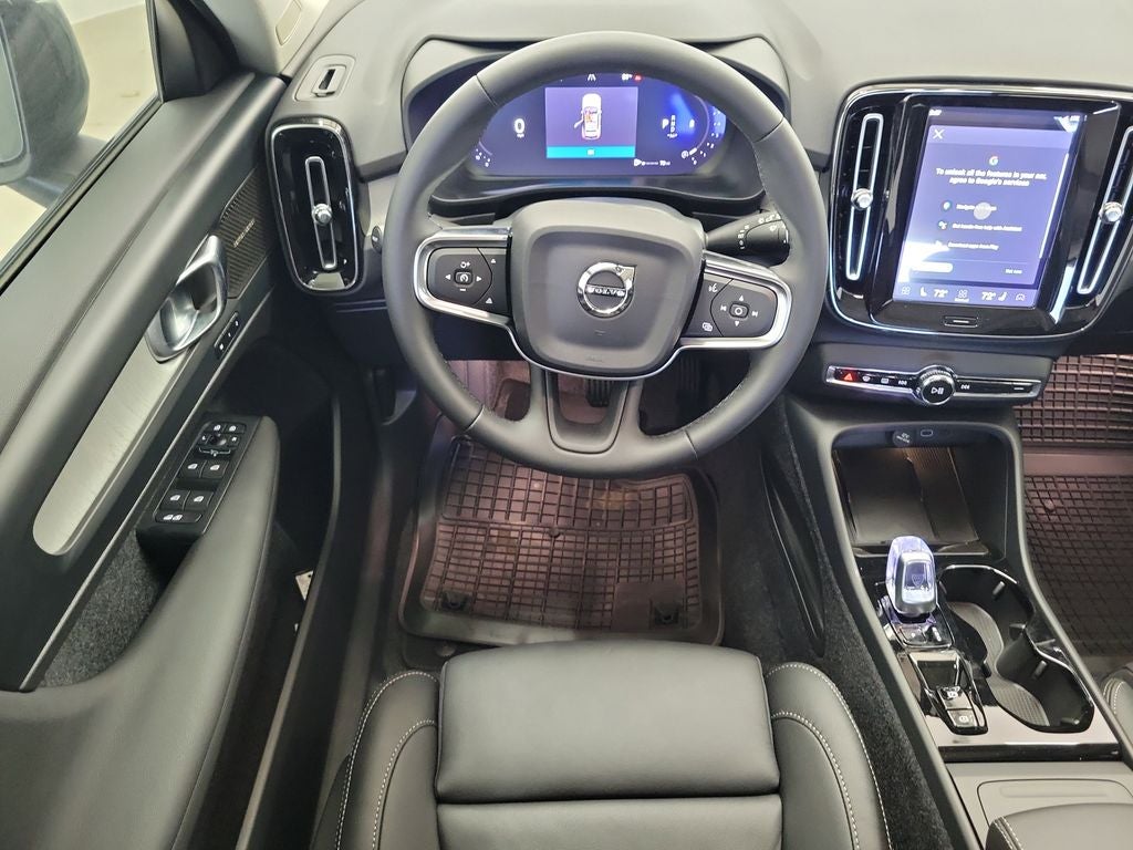 2026 Volvo XC40 B5 Ultra