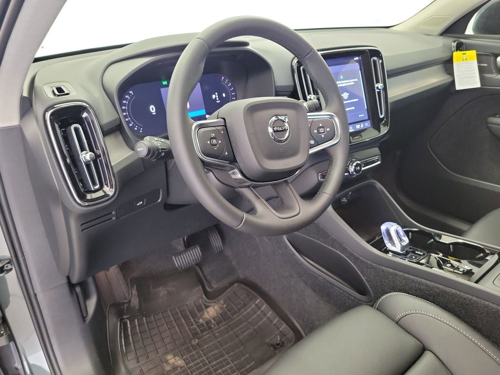 2026 Volvo XC40 B5 Ultra