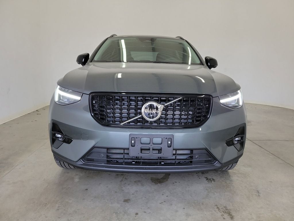 2026 Volvo XC40 B5 Ultra