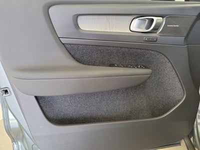 2026 Volvo XC40 B5 Ultra