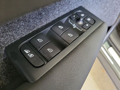 2026 Volvo XC40 B5 Ultra