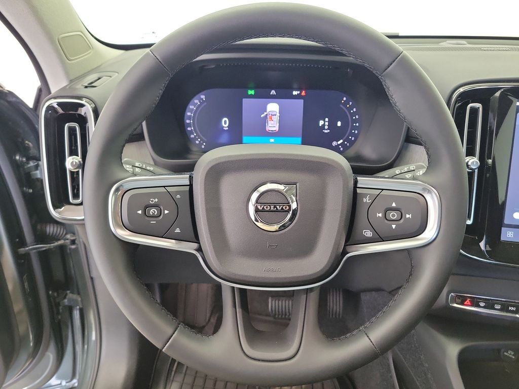 2026 Volvo XC40 B5 Ultra