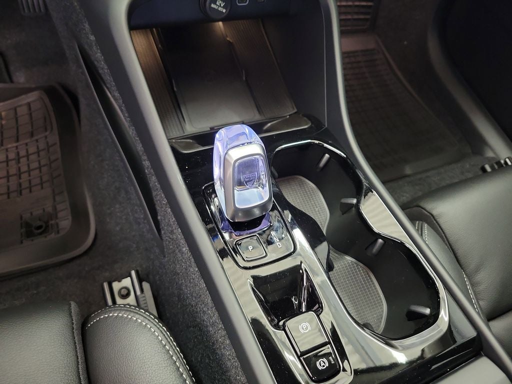 2026 Volvo XC40 B5 Ultra