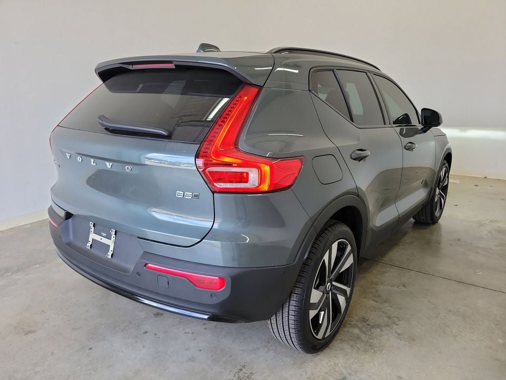 2026 Volvo XC40 B5 Ultra