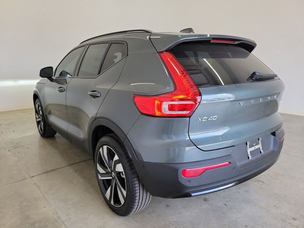 2026 Volvo XC40 B5 Ultra