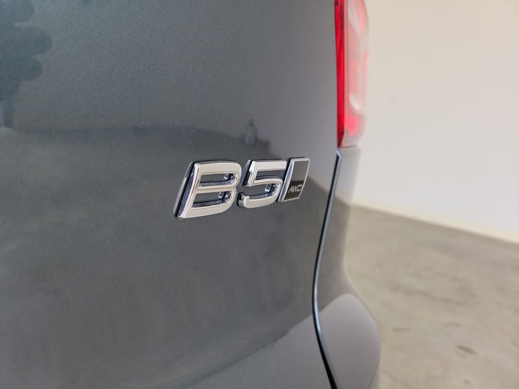 2026 Volvo XC40 B5 Ultra