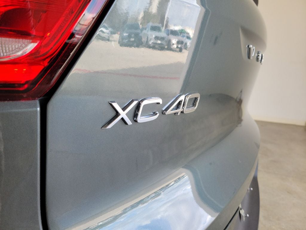 2026 Volvo XC40 B5 Ultra