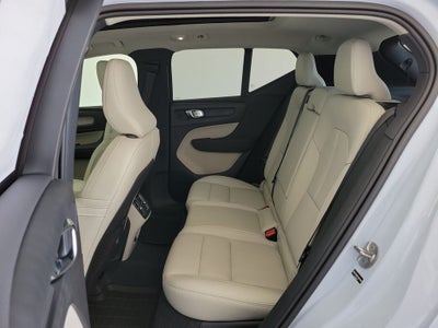 2026 Volvo XC40 B5 Ultra