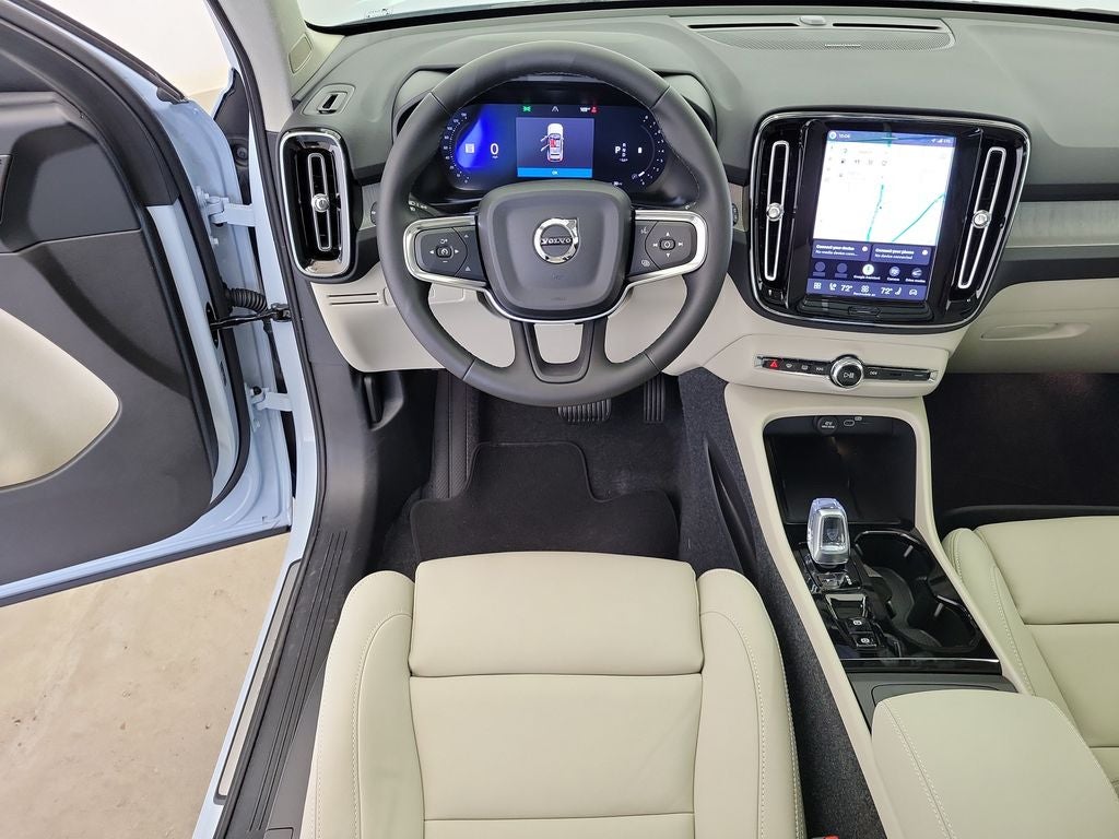 2026 Volvo XC40 B5 Ultra