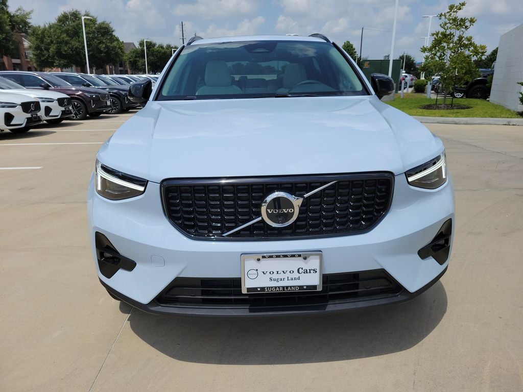 2026 Volvo XC40 B5 Ultra
