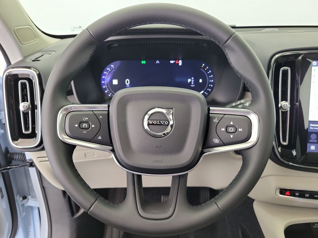 2026 Volvo XC40 B5 Ultra