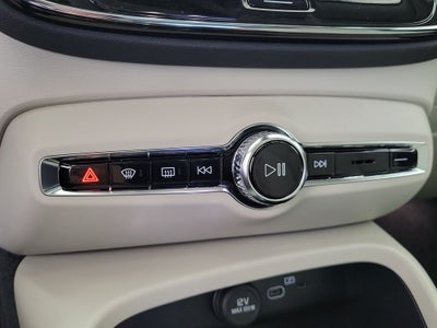 2026 Volvo XC40 B5 Ultra