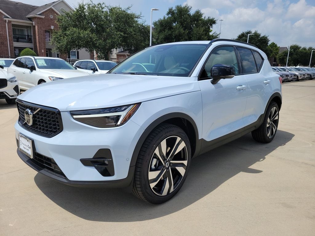2026 Volvo XC40 B5 Ultra