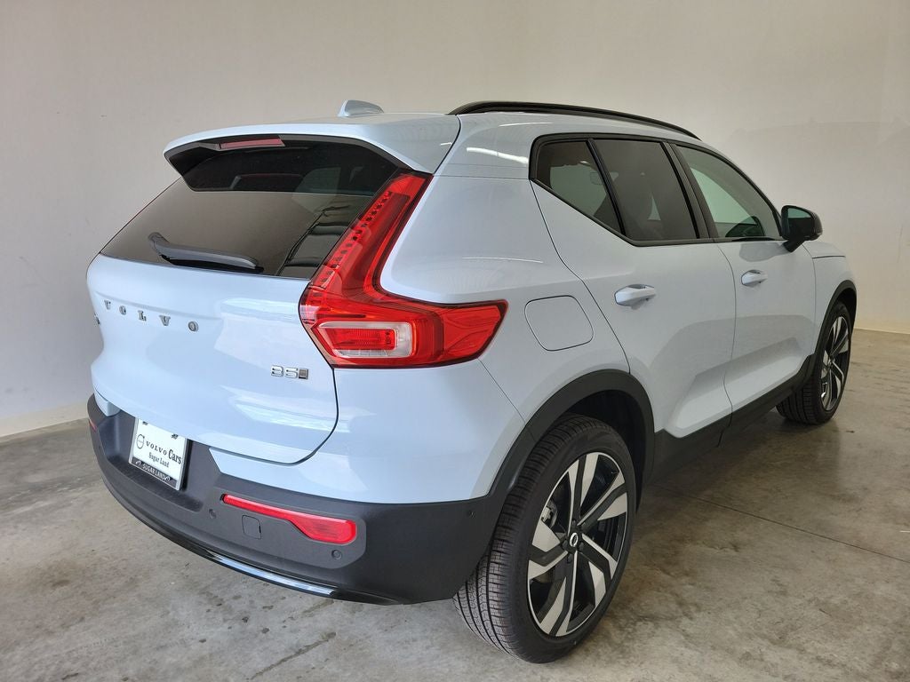 2026 Volvo XC40 B5 Ultra
